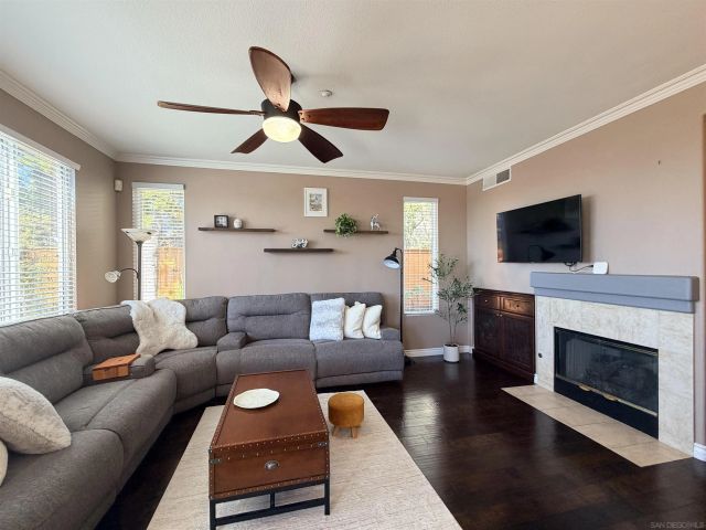 9923 Fieldthorn St., San Diego, CA 92127