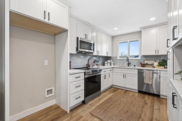 113 Grenoble Way, Folsom, CA 95630