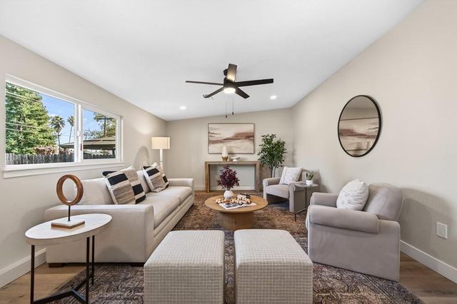 113 Grenoble Way, Folsom, CA 95630