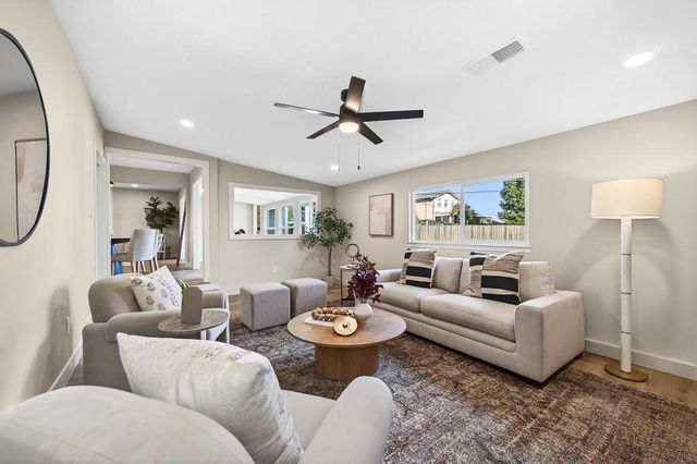 113 Grenoble Way, Folsom, CA 95630