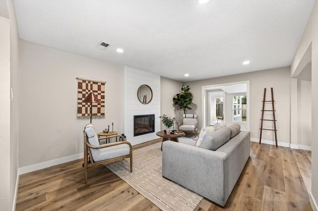 113 Grenoble Way, Folsom, CA 95630