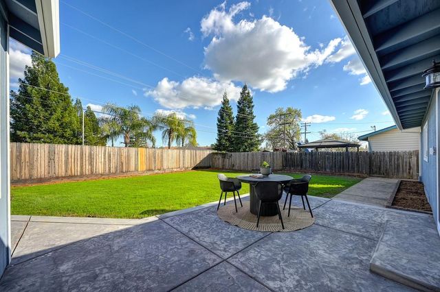 113 Grenoble Way, Folsom, CA 95630