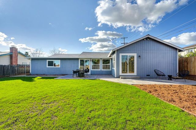 113 Grenoble Way, Folsom, CA 95630