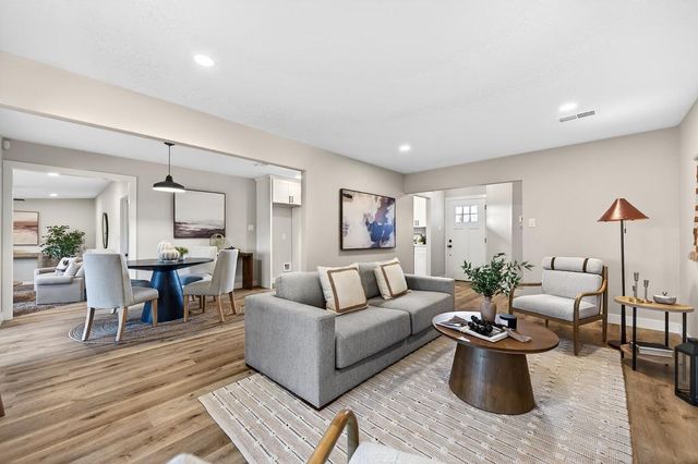 113 Grenoble Way, Folsom, CA 95630