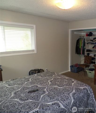 32 NE Tremont Drive, College Place, WA 99324