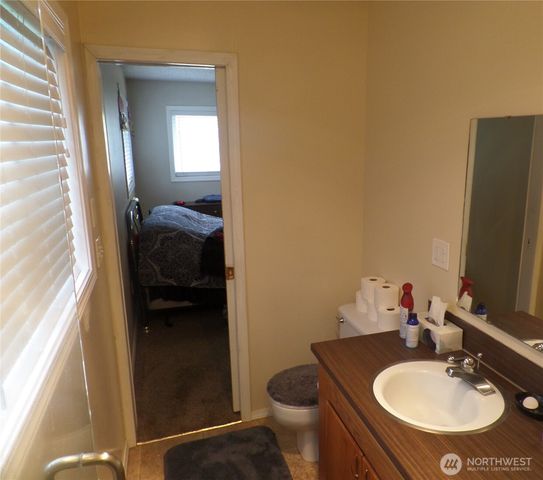 32 NE Tremont Drive, College Place, WA 99324