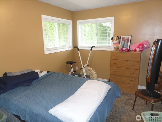 32 NE Tremont Drive, College Place, WA 99324