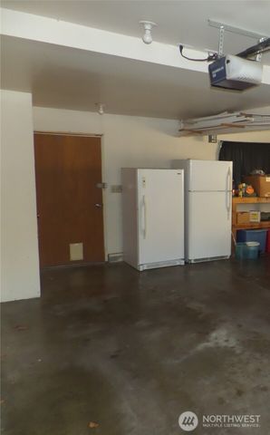 32 NE Tremont Drive, College Place, WA 99324