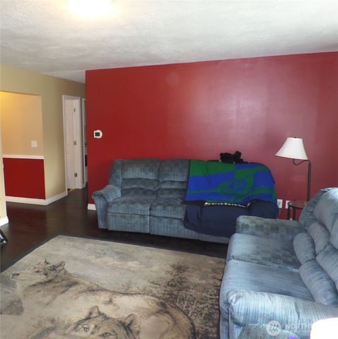 32 NE Tremont Drive, College Place, WA 99324