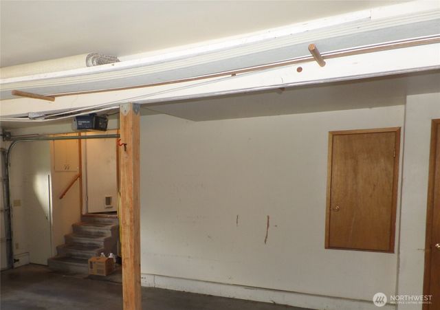 32 NE Tremont Drive, College Place, WA 99324