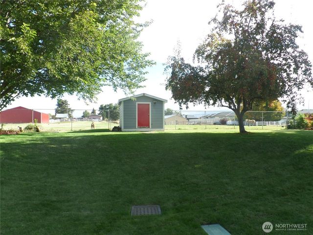 32 NE Tremont Drive, College Place, WA 99324