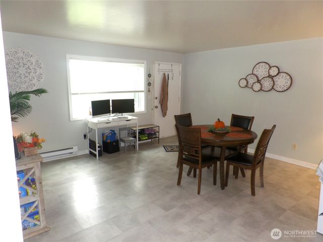 32 NE Tremont Drive, College Place, WA 99324