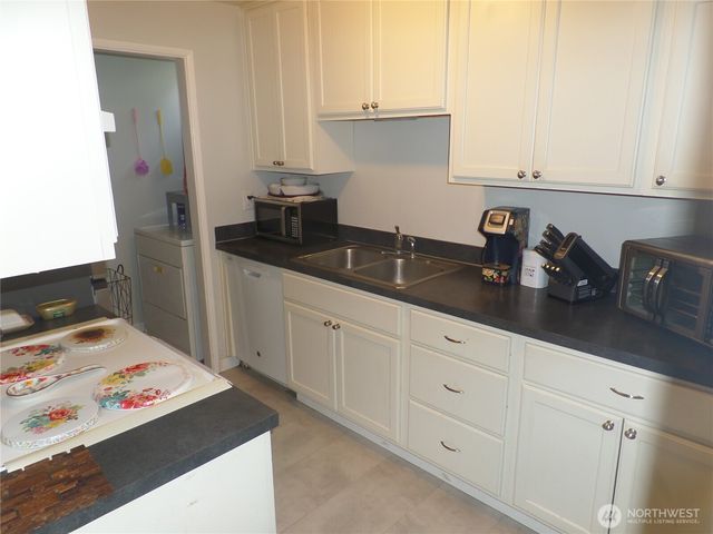 32 NE Tremont Drive, College Place, WA 99324