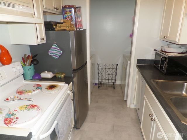 32 NE Tremont Drive, College Place, WA 99324