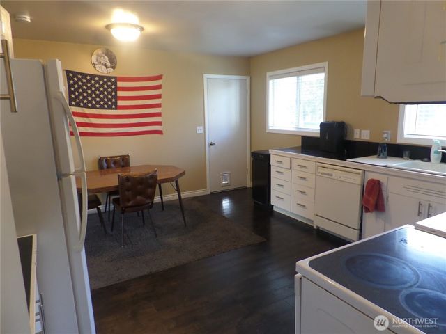 32 NE Tremont Drive, College Place, WA 99324