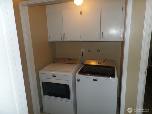 32 NE Tremont Drive, College Place, WA 99324