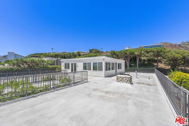 16647 Charmel Lane, Pacific Palisades (los Angeles), CA 90272