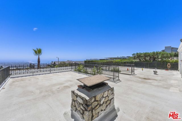 16647 Charmel Lane, Pacific Palisades (los Angeles), CA 90272