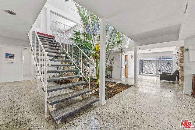 16647 Charmel Lane, Pacific Palisades (los Angeles), CA 90272