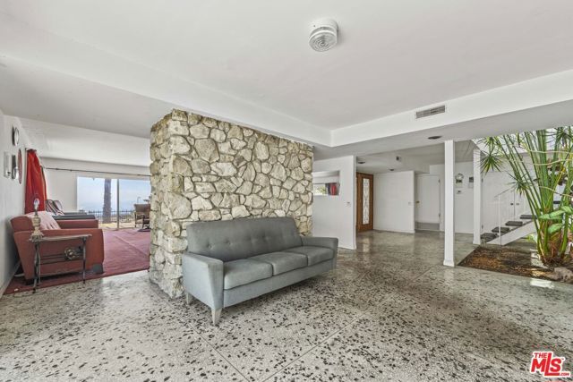 16647 Charmel Lane, Pacific Palisades (los Angeles), CA 90272