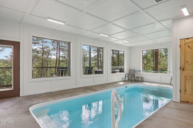 2616 Dogwood Loop Drive, Sevierville, TN 37876