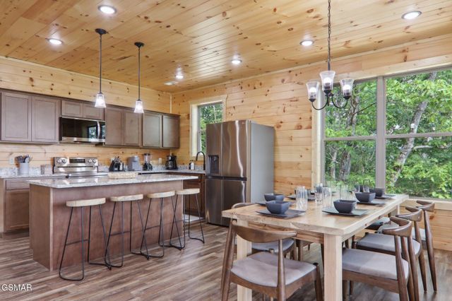 2616 Dogwood Loop Drive, Sevierville, TN 37876