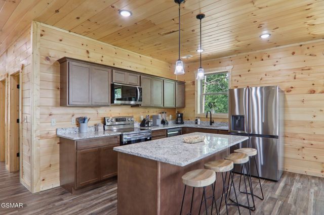 2616 Dogwood Loop Drive, Sevierville, TN 37876