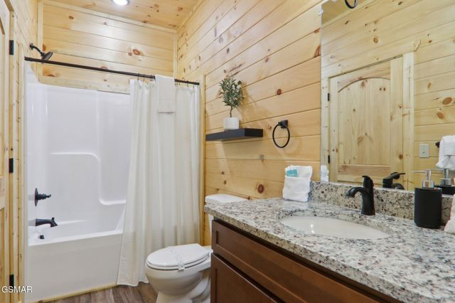 2616 Dogwood Loop Drive, Sevierville, TN 37876
