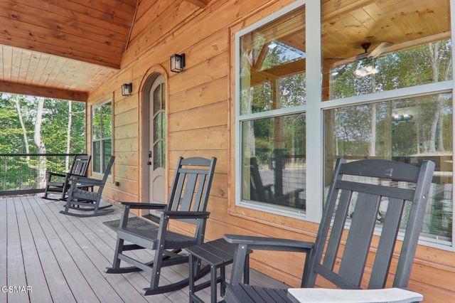 2616 Dogwood Loop Drive, Sevierville, TN 37876