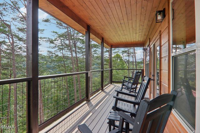 2616 Dogwood Loop Drive, Sevierville, TN 37876