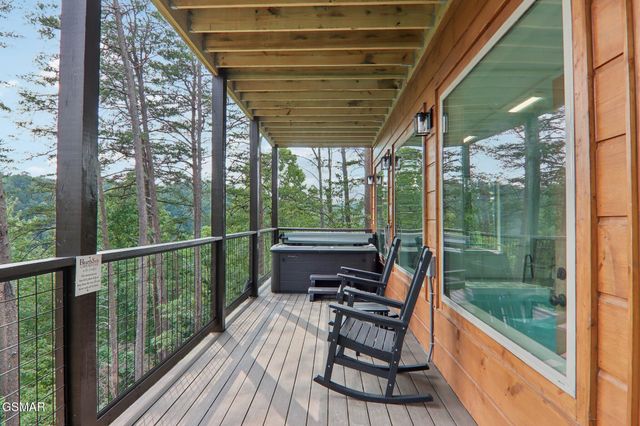 2616 Dogwood Loop Drive, Sevierville, TN 37876