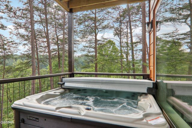 2616 Dogwood Loop Drive, Sevierville, TN 37876