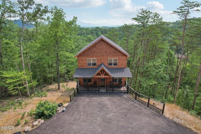 2616 Dogwood Loop Drive, Sevierville, TN 37876