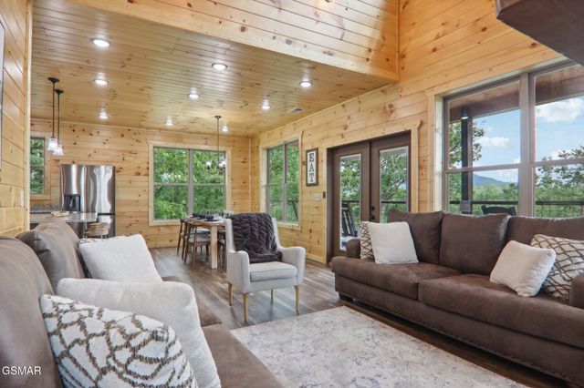 2616 Dogwood Loop Drive, Sevierville, TN 37876