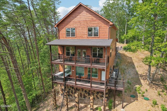 2616 Dogwood Loop Drive, Sevierville, TN 37876