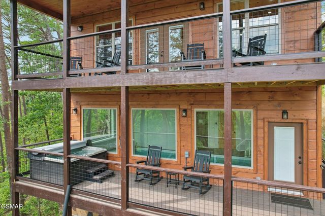2616 Dogwood Loop Drive, Sevierville, TN 37876