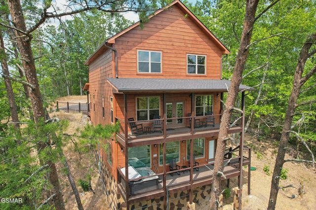 2616 Dogwood Loop Drive, Sevierville, TN 37876