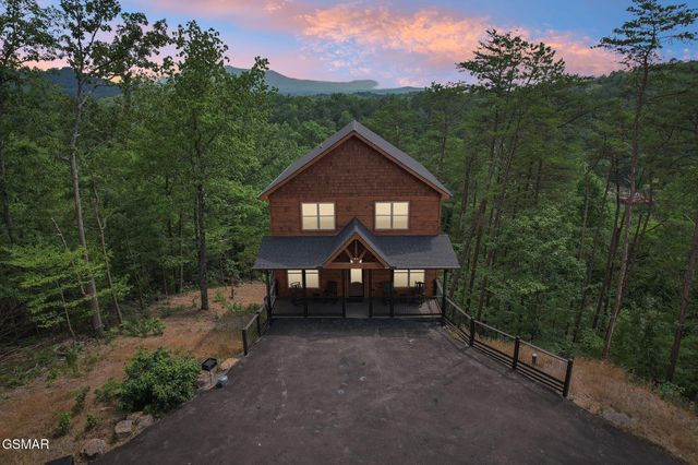 2616 Dogwood Loop Drive, Sevierville, TN 37876