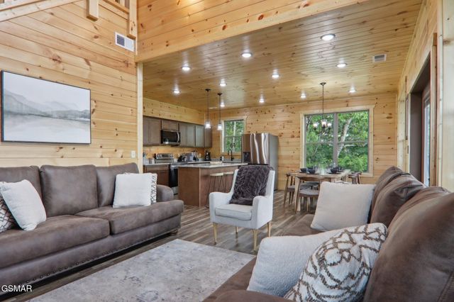 2616 Dogwood Loop Drive, Sevierville, TN 37876