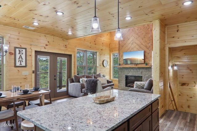 2616 Dogwood Loop Drive, Sevierville, TN 37876