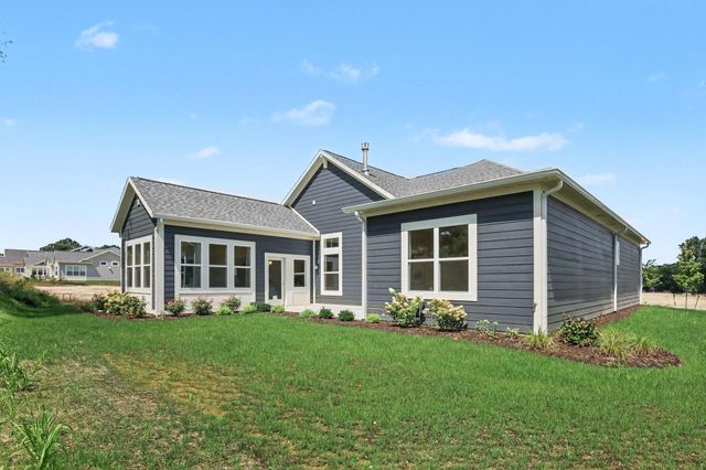 4708 Knapp Bluff Drive NE, Grand Rapids, MI 49525