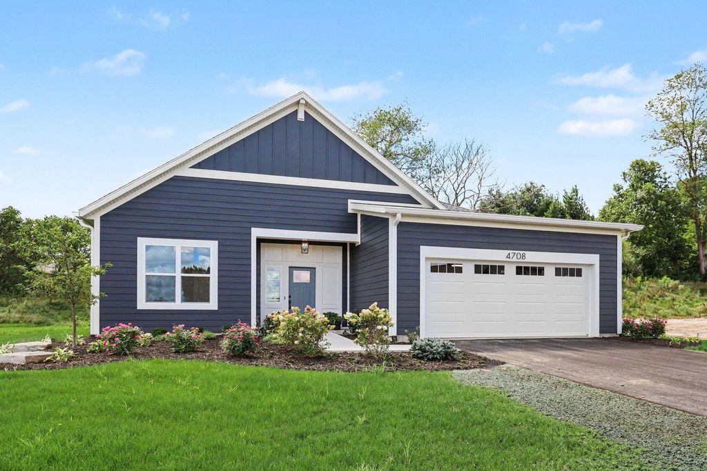 4708 Knapp Bluff Drive NE, Grand Rapids, MI 49525