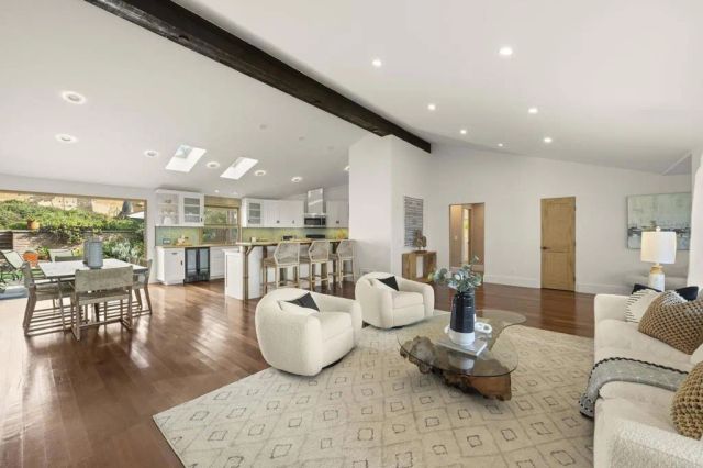 3354 Seacrest Drive, Carlsbad, CA 92008