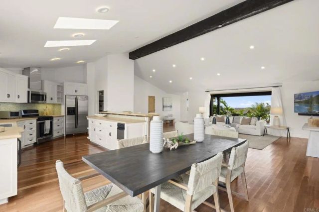 3354 Seacrest Drive, Carlsbad, CA 92008