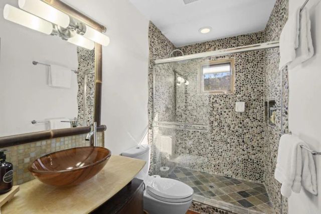3354 Seacrest Drive, Carlsbad, CA 92008