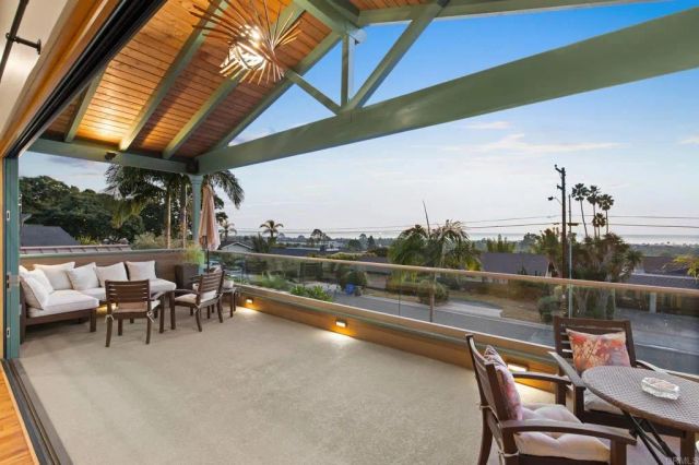 3354 Seacrest Drive, Carlsbad, CA 92008