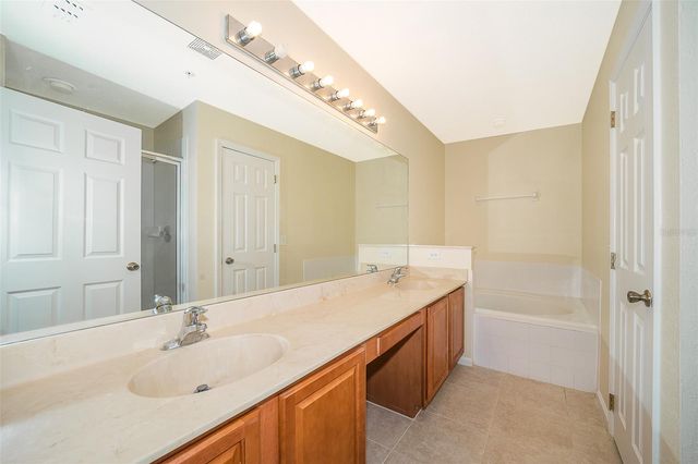 13942 DOVE WING COURT, Orlando, FL 32828