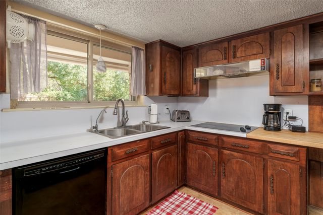 1803 Arrowhead Drive, Pantego, TX 76013