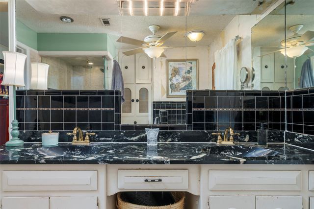 1803 Arrowhead Drive, Pantego, TX 76013