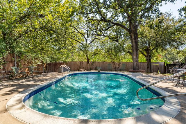 1803 Arrowhead Drive, Pantego, TX 76013